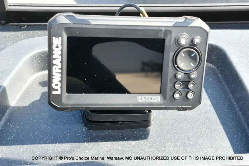 Slide: The Image of Tracker Pro Guide V-175 WT w/150HP 2026 - 11