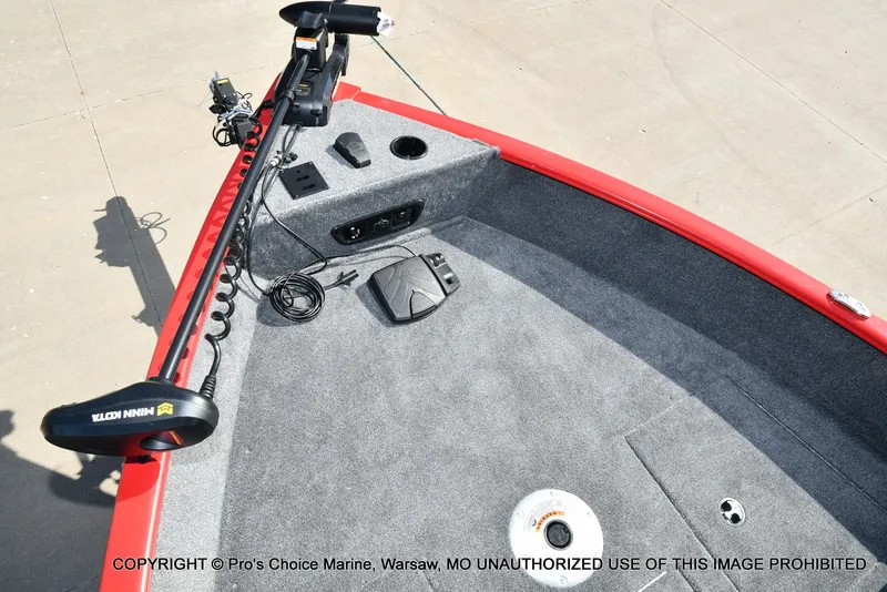 Slide: The Image of Tracker Pro Guide V-175 WT w/150HP 2026 - 14