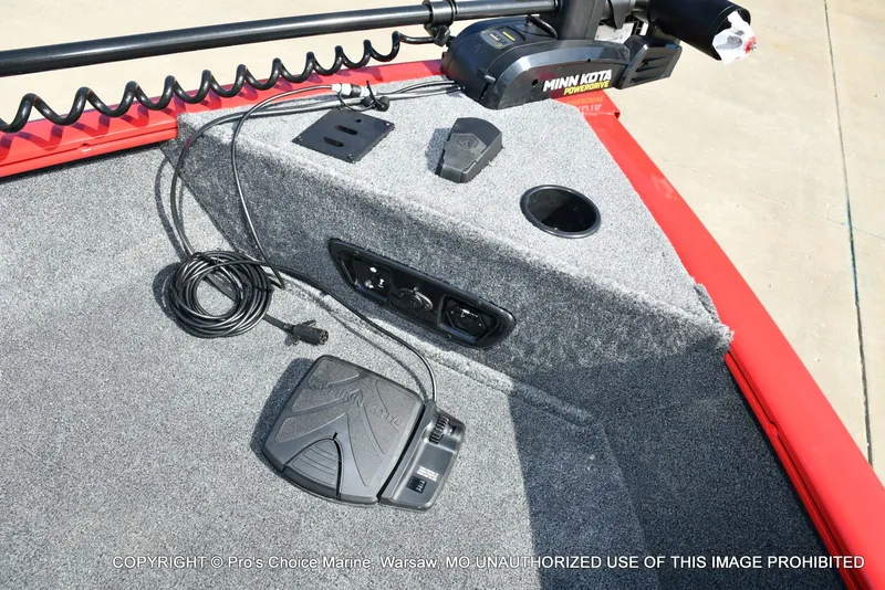 Slide: The Image of Tracker Pro Guide V-175 WT w/150HP 2026 - 15