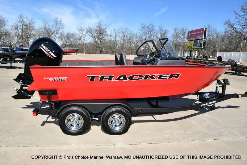 Slide: The Image of Tracker Pro Guide V-175 WT w/150HP 2026 - 20