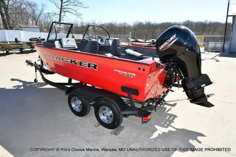 Slide: The Image of Tracker Pro Guide V-175 WT w/150HP 2026 - 24