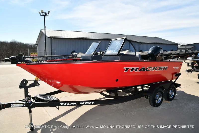 Slide: The Image of Tracker Pro Guide V-175 WT w/150HP 2026 - 25