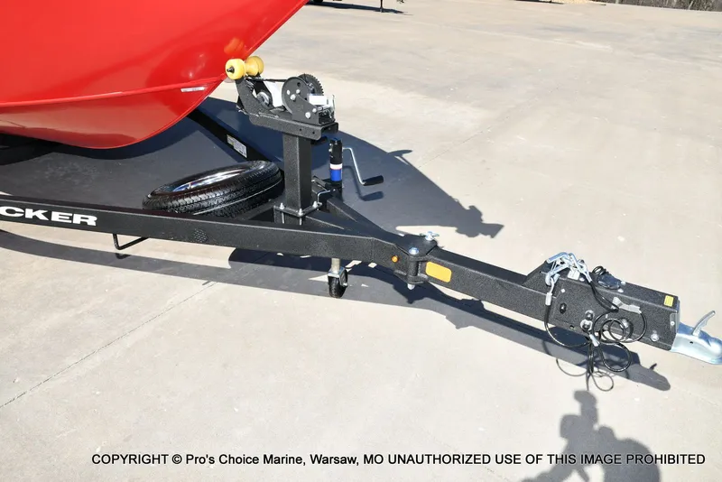 Slide: The Image of Tracker Pro Guide V-175 WT w/150HP 2026 - 28