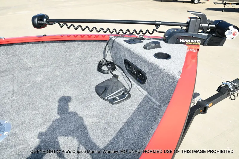 Slide: The Image of Tracker Pro Guide V-175 WT w/150HP 2026 - 29