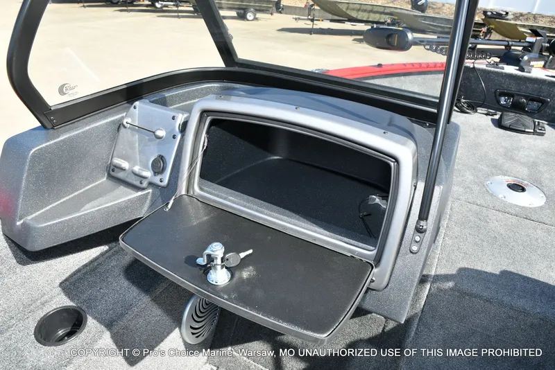 Slide: The Image of Tracker Pro Guide V-175 WT w/150HP 2026 - 40