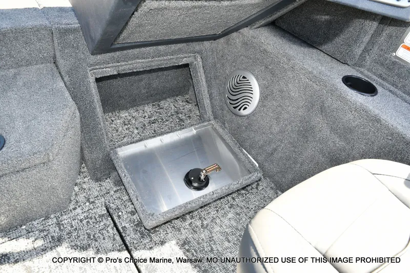 Slide: The Image of Tracker Pro Guide V-175 WT w/150HP 2026 - 41