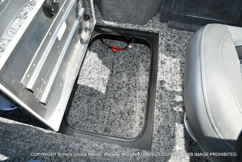 Slide: The Image of Tracker Pro Guide V-175 WT w/150HP 2026 - 43