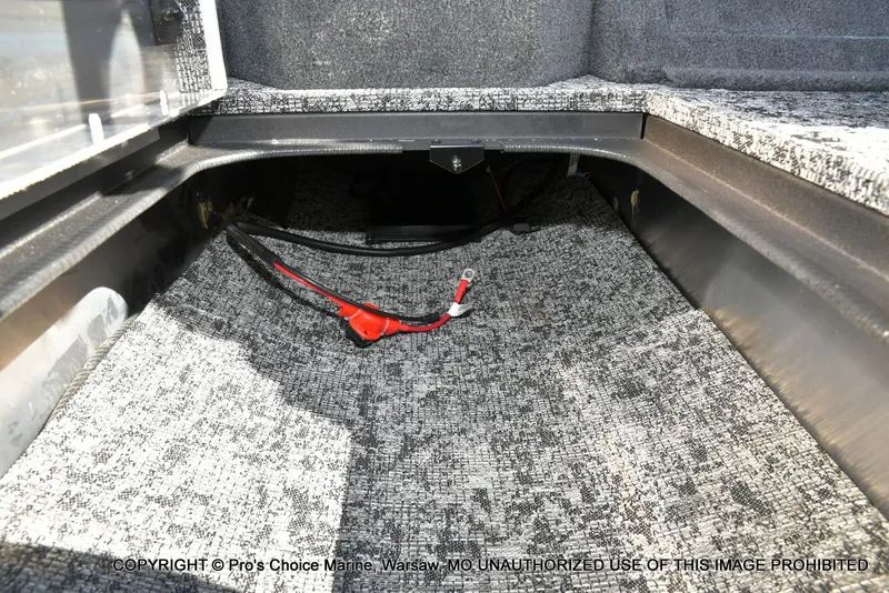 Slide: The Image of Tracker Pro Guide V-175 WT w/150HP 2026 - 44