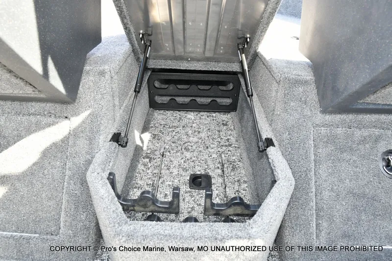 Slide: The Image of Tracker Pro Guide V-175 WT w/150HP 2026 - 47