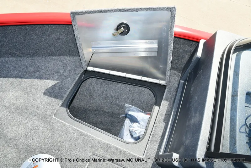 Slide: The Image of Tracker Pro Guide V-175 WT w/150HP 2026 - 50