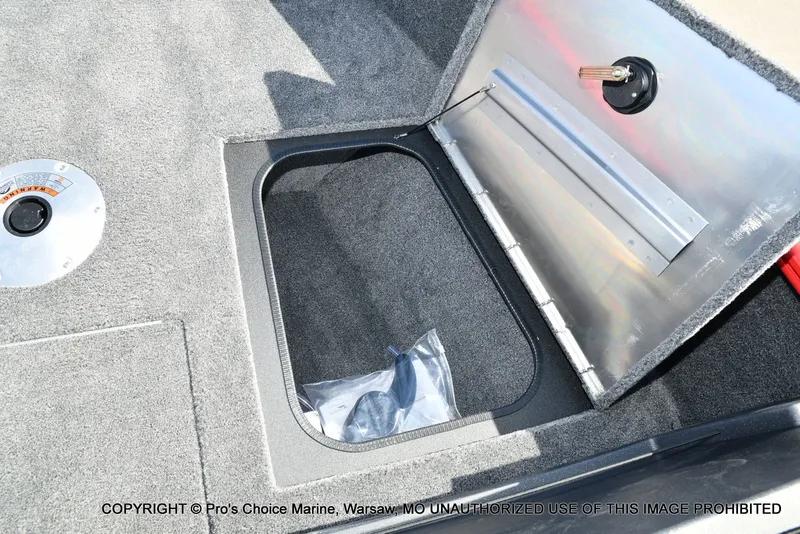 Slide: The Image of Tracker Pro Guide V-175 WT w/150HP 2026 - 51