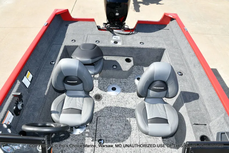 Slide: The Image of Tracker Pro Guide V-175 WT w/150HP 2026 - 53