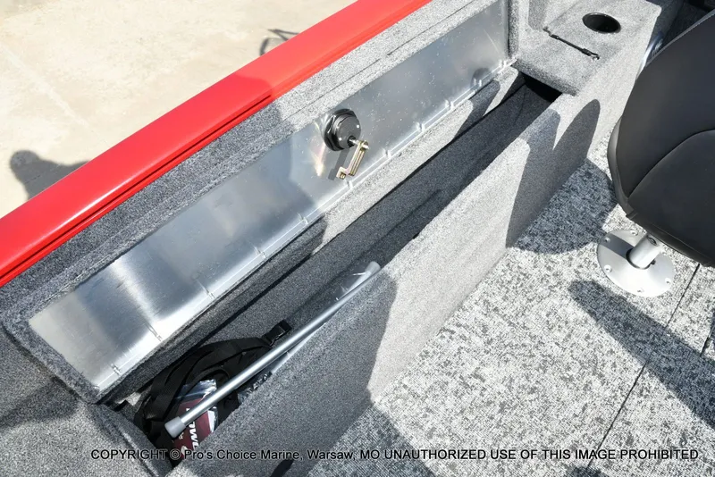 Slide: The Image of Tracker Pro Guide V-175 WT w/150HP 2026 - 62