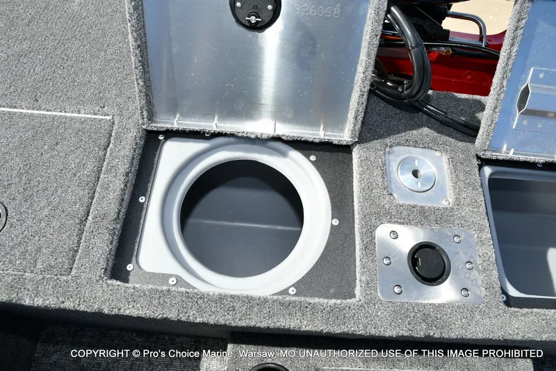 Slide: The Image of Tracker Pro Guide V-175 WT w/150HP 2026 - 66