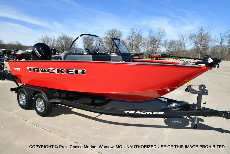 Slide: The Image of Tracker Pro Guide V-175 WT w/150HP 2026 - 69