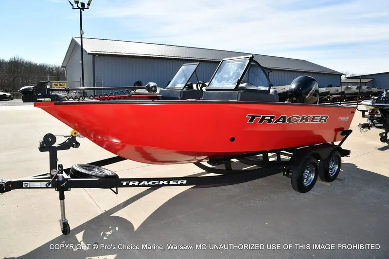 Slide: The Image of Tracker Pro Guide V-175 WT w/150HP 2026 - 71