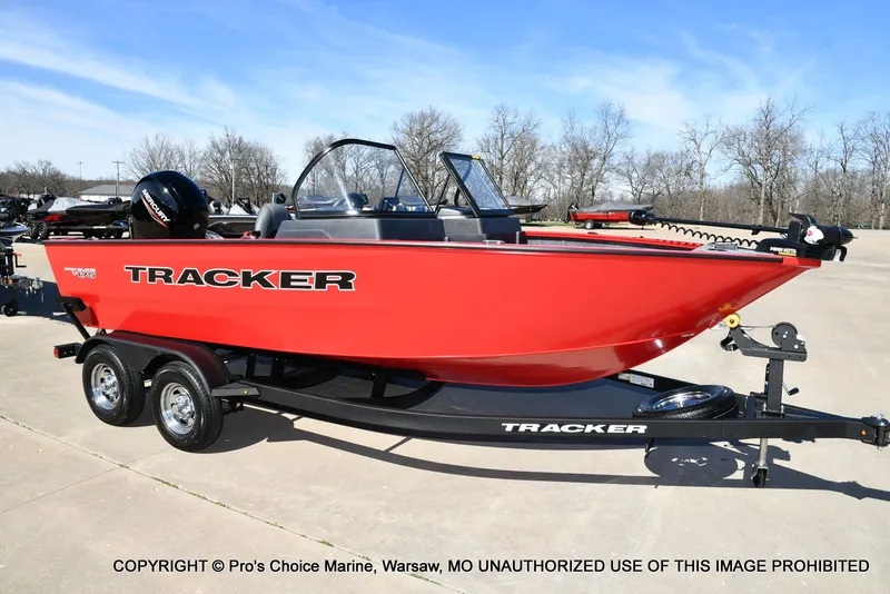 Slide: The Image of Tracker Pro Guide V-175 WT w/150HP 2026 - 78