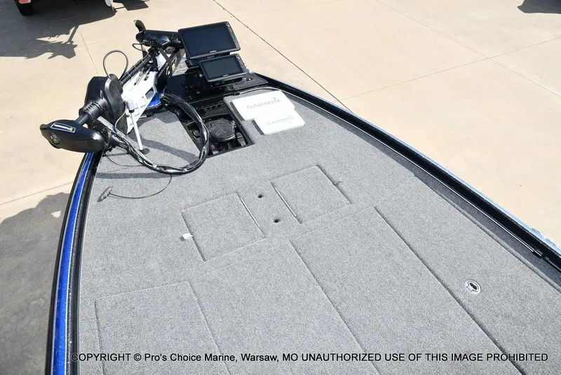 Slide: The Image of 2025 Nitro Z21 XL Pro Dual Console with Garmin technology. - 13