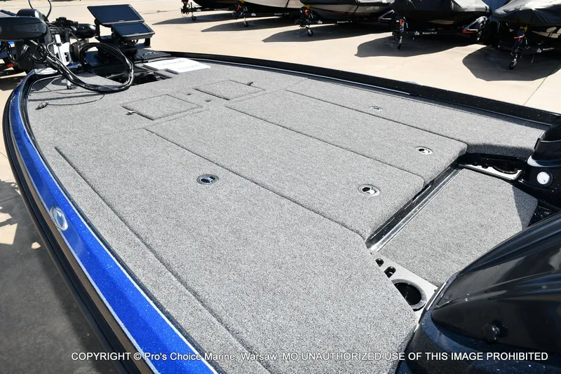Slide: The Image of 2025 Nitro Z21 XL Pro Dual Console boat deck in gray. - 17