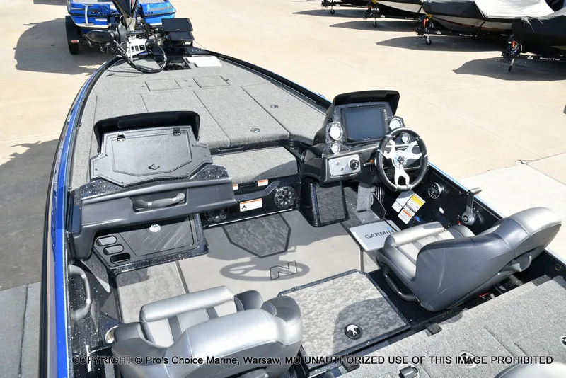 Slide: The Image of Interior view of Nitro Z21 XL Pro Dual Console 2025 boat. - 42