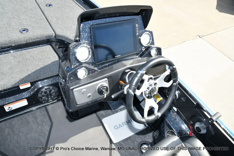 Slide: The Image of 2025 Nitro Z21 XL Pro Dual Console cockpit with Garmin display. - 45