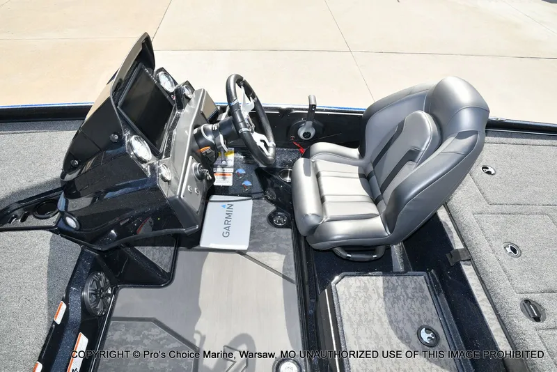 Slide: The Image of Interior view of Nitro Z21 XL Pro Dual Console 2025 boat. - 46