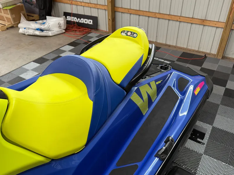 Slide: The Image of Sea-Doo Wake 170 iBR 2021 - 5