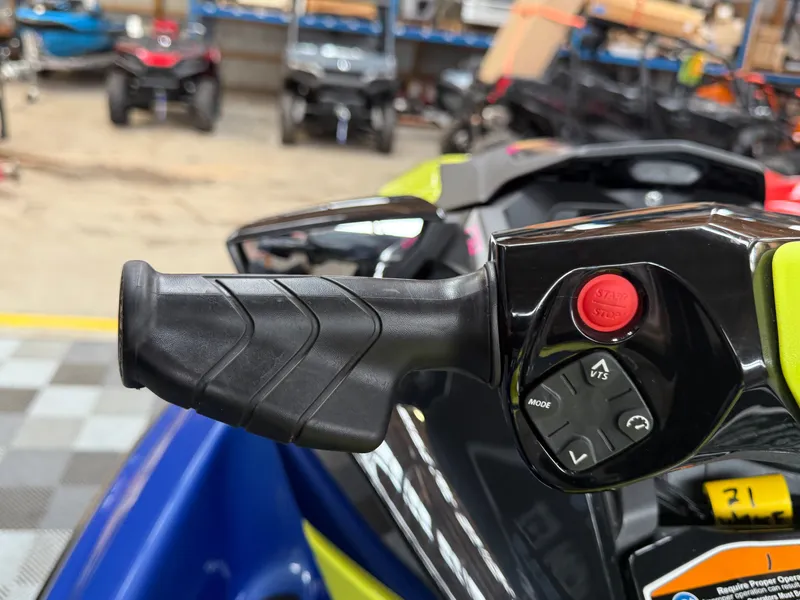 Slide: The Image of Sea-Doo Wake 170 iBR 2021 - 7