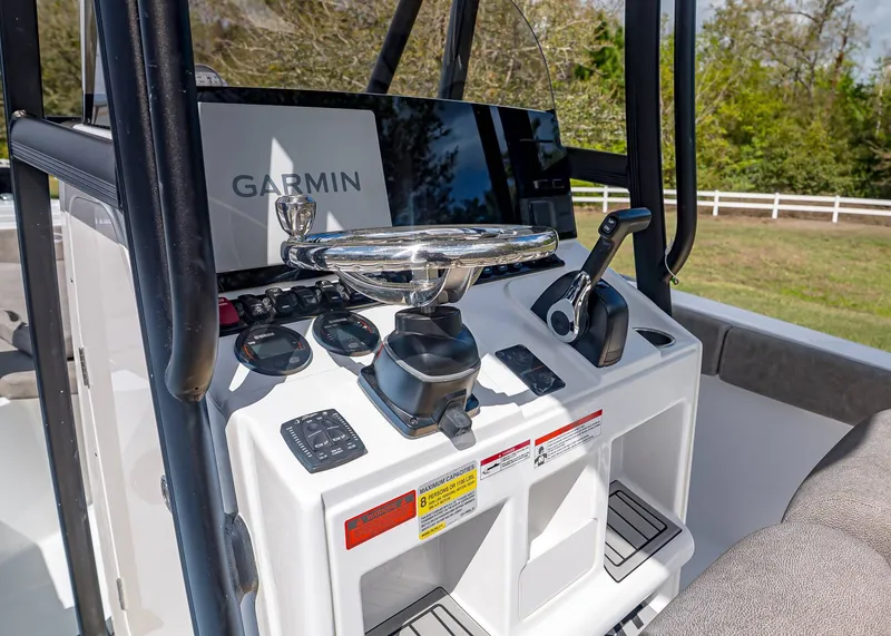 Slide: The Image of Sea Hunt Ultra 219 2026 - 14