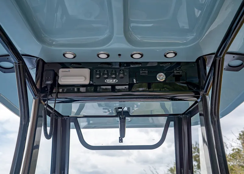 Slide: The Image of Sea Hunt Ultra 245 SE 2026 - 14