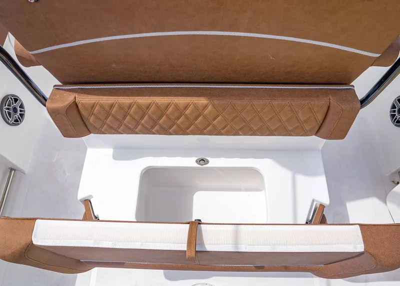 Slide: The Image of Sea Hunt Ultra 265 SE 2026 - 13