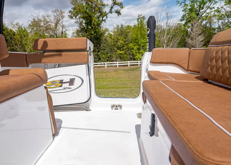 Slide: The Image of Sea Hunt Ultra 265 SE 2026 - 8