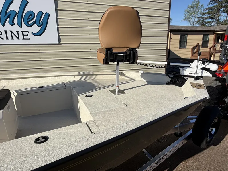 Slide: The Image of Xpress Hyper-Lift Bay Series H20 BAY-SPOTLOCK-9 EXPLORE 2026 - 3