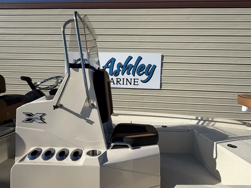 Slide: The Image of Xpress Hyper-Lift Bay Series H20 BAY-SPOTLOCK-9 EXPLORE 2026 - 4