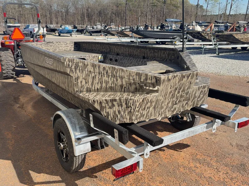 Slide: The Image of Edge Boats Sportsman Series 656DB 2026 - 6