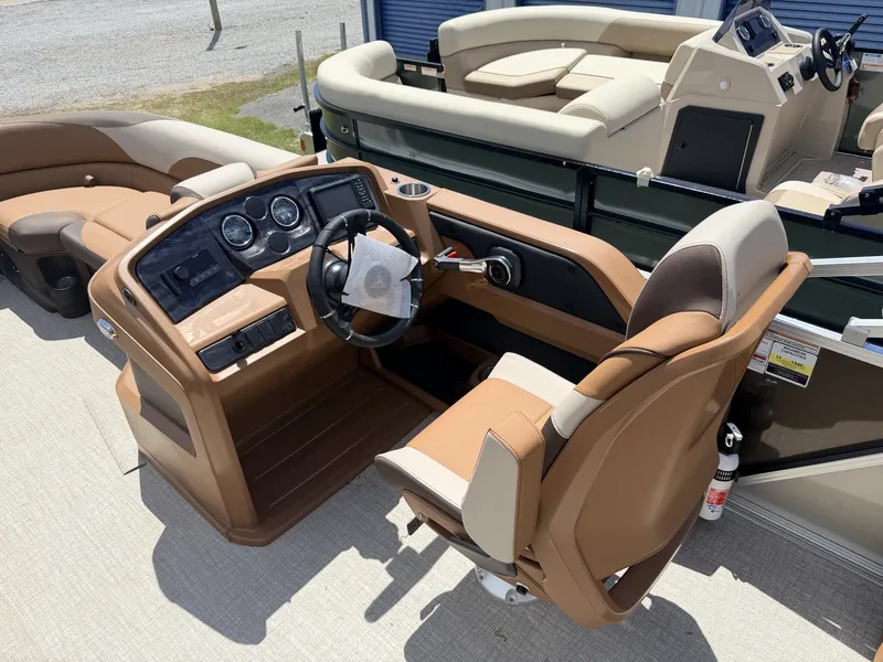 Slide: The Image of Tahoe LTZ 23 CRUISE REAR BENCH-140HP 2026 - 4