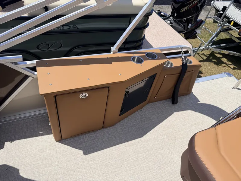 Slide: The Image of Tahoe LTZ 23 CRUISE REAR BENCH-140HP 2026 - 7