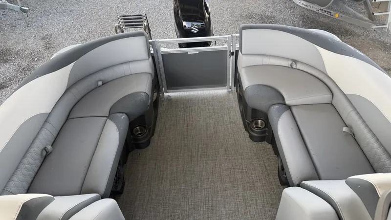 Slide: The Image of Tahoe LTZ 23 QUAD LOUNGER-140HP 2026 - 13