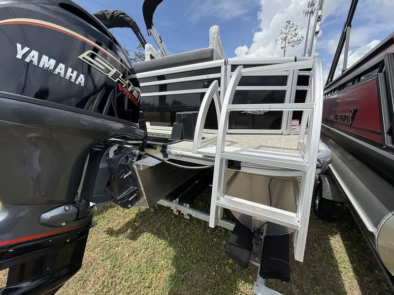 Slide: The Image of SunCatcher Select Series 20C-90HP SHO YAMAHA 2026 - 3