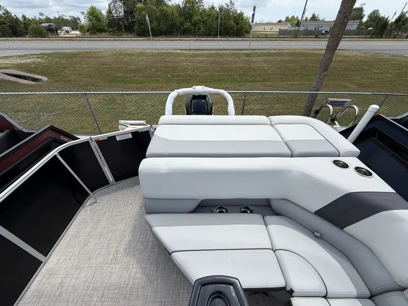 Slide: The Image of SunCatcher Select Series 20C-90HP SHO YAMAHA 2026 - 5