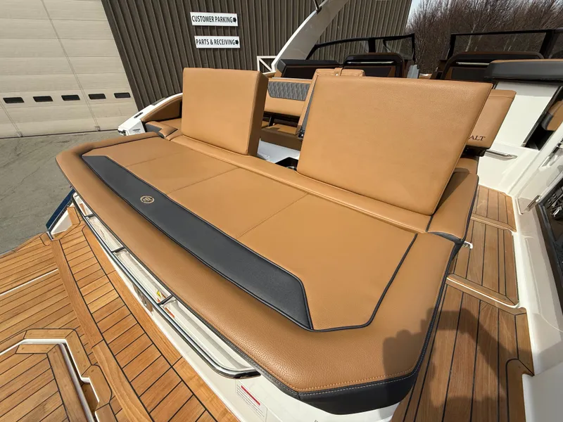 Slide: The Image of Cobalt R35 2025 - 587