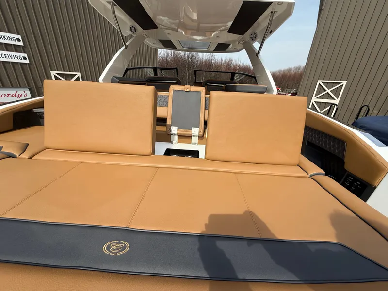 Slide: The Image of Cobalt R35 2025 - 588