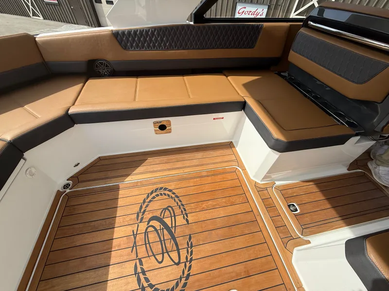 Slide: The Image of Cobalt R35 2025 - 592