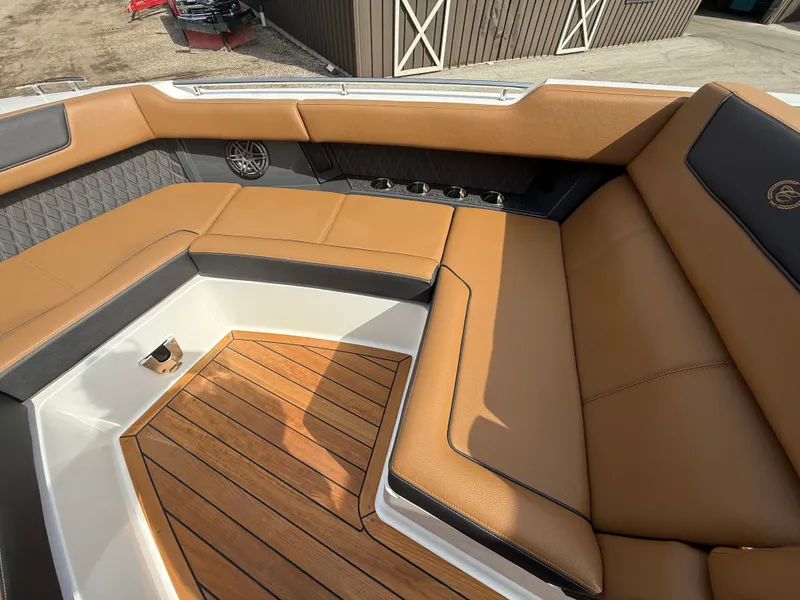 Slide: The Image of Cobalt R35 2025 - 596