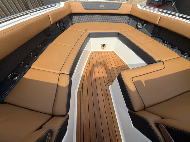 Slide: The Image of Cobalt R35 2025 - 597