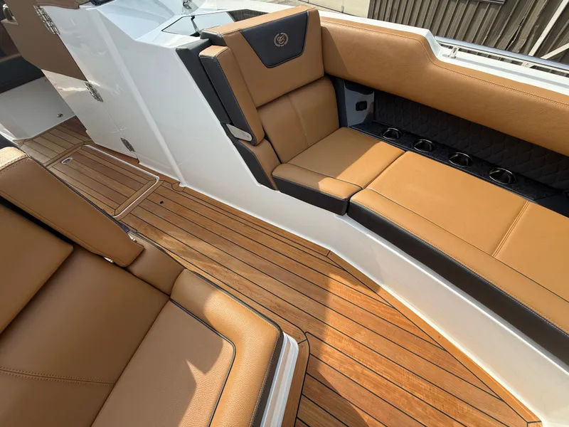 Slide: The Image of Cobalt R35 2025 - 599