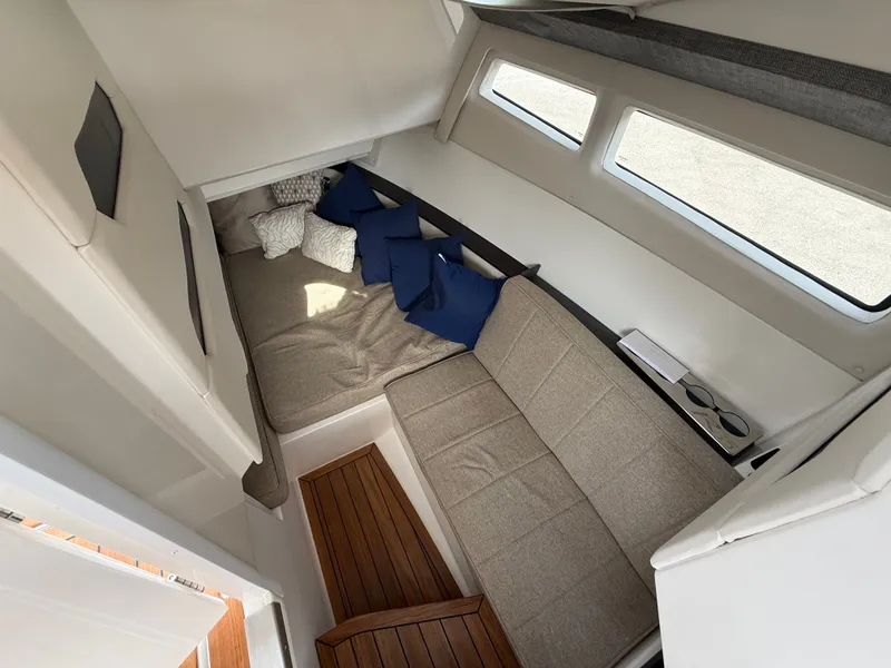 Slide: The Image of Cobalt R35 2025 - 612