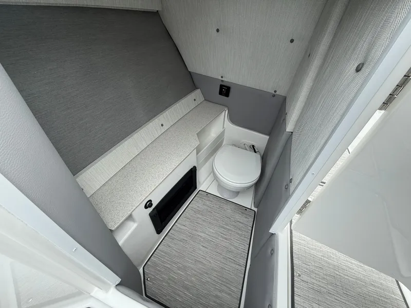 Slide: The Image of Cobalt R8 Surf 2026 - 1146