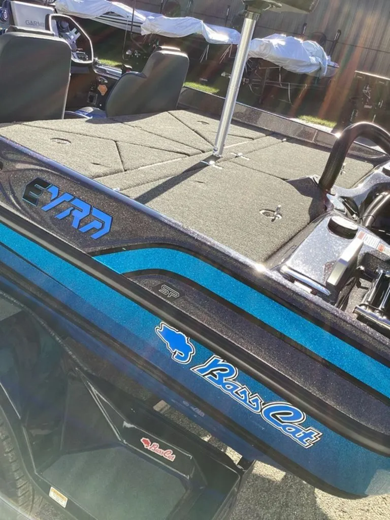 Slide: The Image of Bass Cat Eyra 2026 - 17