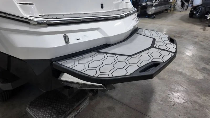 Slide: The Image of MasterCraft NXT22 2020 - 13